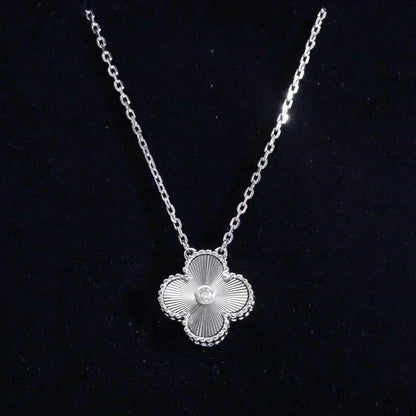 [Crown & Jewelry]CLOVER  15MM DIAMOND LASER NECKLACE SILVER