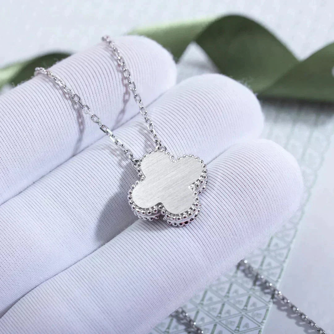 [Crown & Jewelry]CLOVER  15MM DIAMOND LASER NECKLACE SILVER