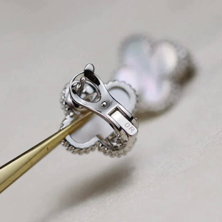 [Crown & Jewelry]CLOVER MEDIUM 1 MOTIFS  WHITE MOP EARRINGS SILVER