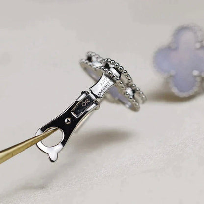 [Crown & Jewelry]CLOVER MEDIUM 1 MOTIFS  WHITE MOP EARRINGS SILVER