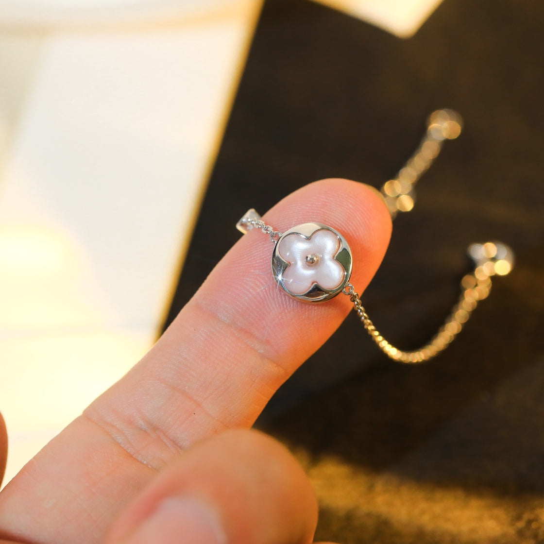 [Crown & Jewelry]SUN MOTIF PINK MOP SILVER BRACELET