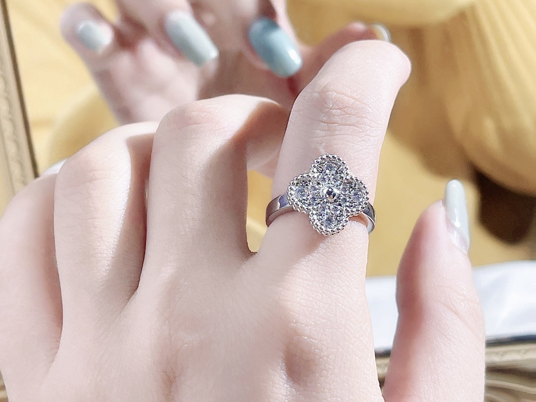 [Crown & Jewelry]CLOVER DIAMOND RING