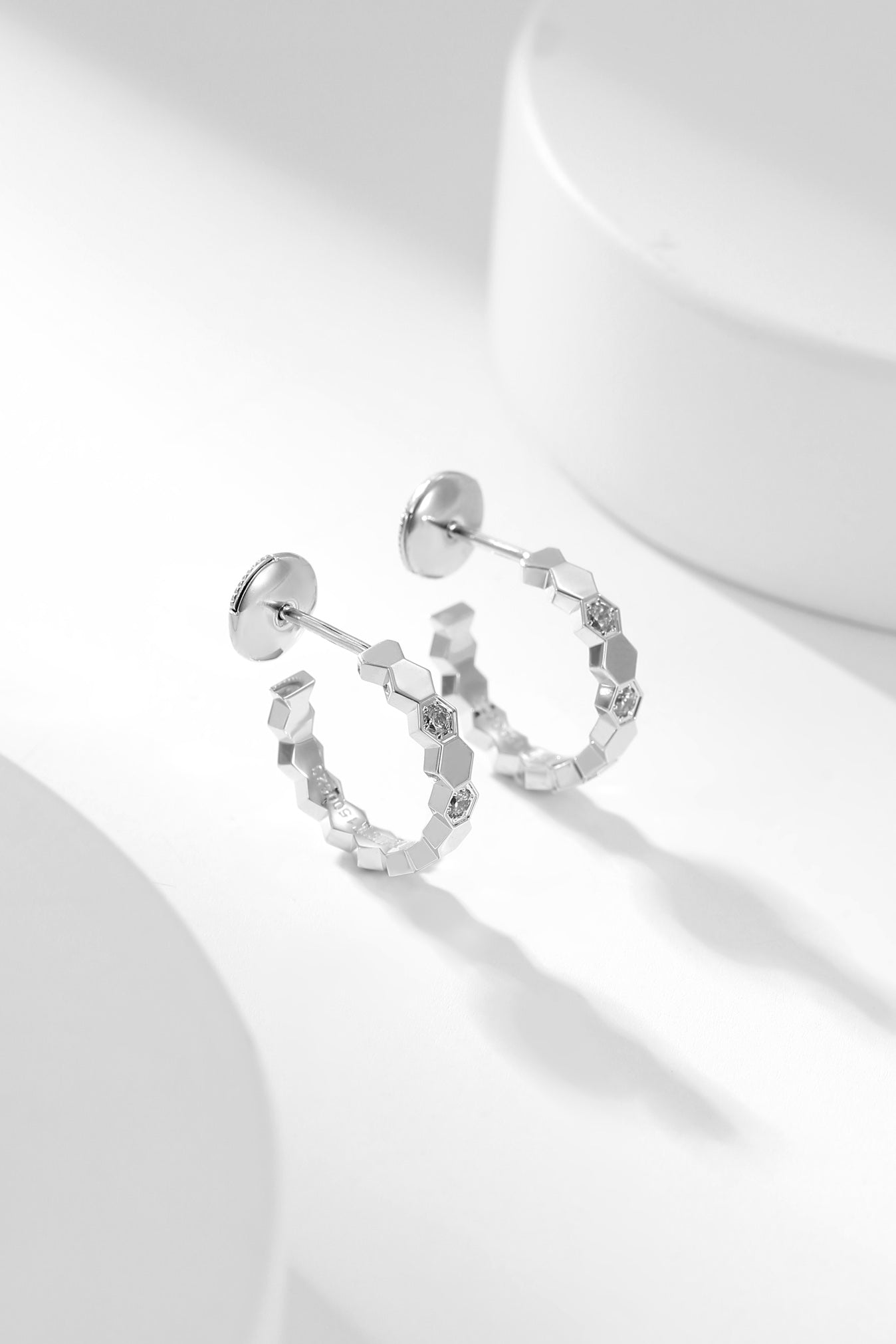 [Crown & Jewelry]BEE LOVE DIAMOND HOOP EARRINGS
