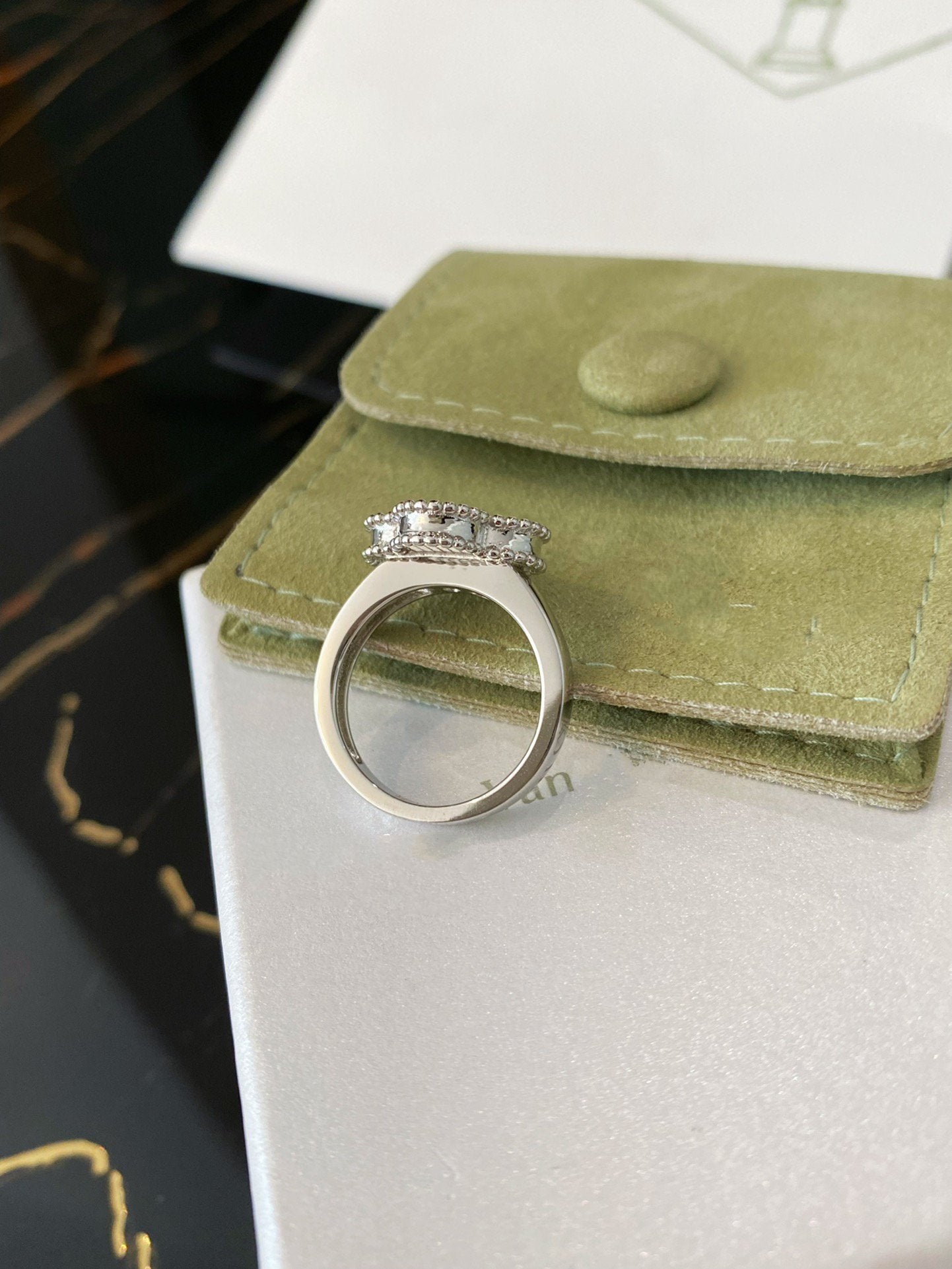 [Crown & Jewelry]CLOVER SILVER RING