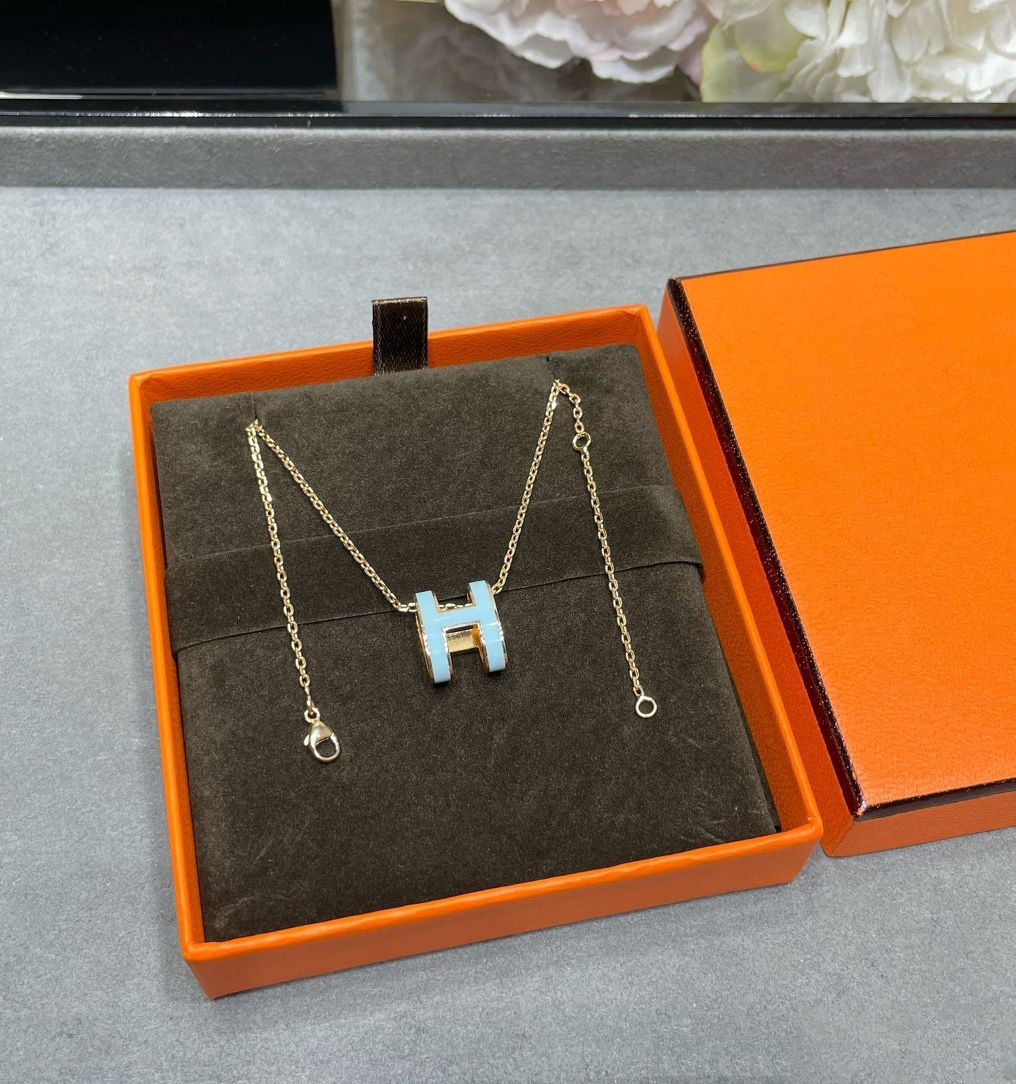 [Crown & Jewelry]POP H SKY BLUE NECKLACE