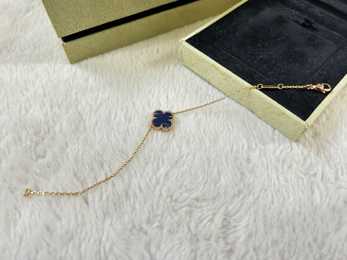 [Crown & Jewelry]CLOVER 1 MOTIF PIETERSITE BRACELET