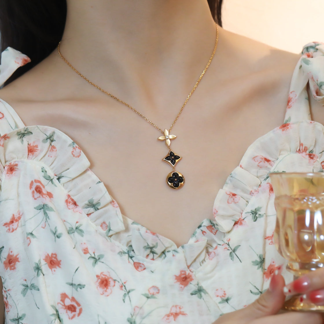 [Crown & Jewelry]STAR AND SUN ONYX PINK GOLD NECKLACE