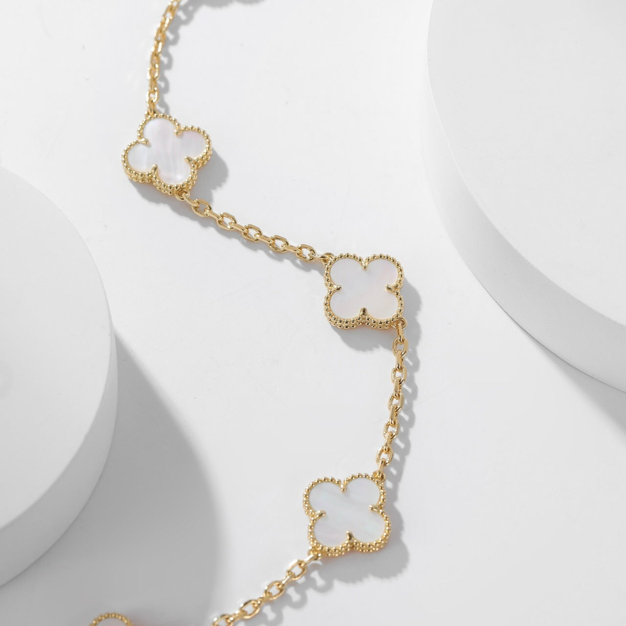 [Crown & Jewelry]CLOVER 10 MOTIFS WHITE MOTHER OF PEARL NECKLACE