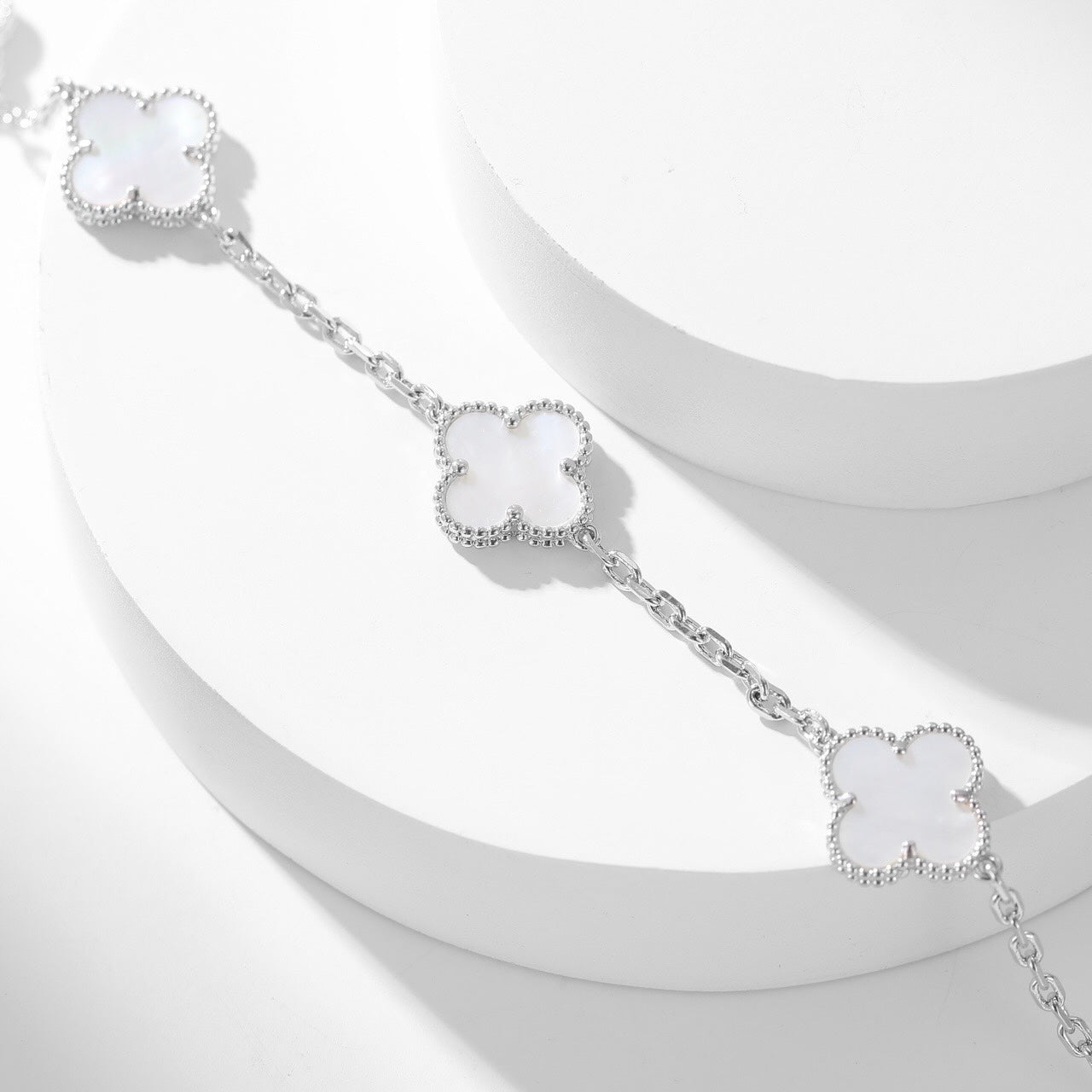 [Crown & Jewelry]CLOVER 10 MOTIFS WHITE MOTHER OF PEARL NECKLACE