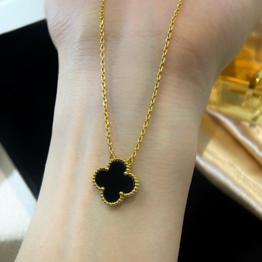 [Crown & Jewelry]CLOVER 15MM BLACK ONYX SINGLE FLOWER NECKLACE