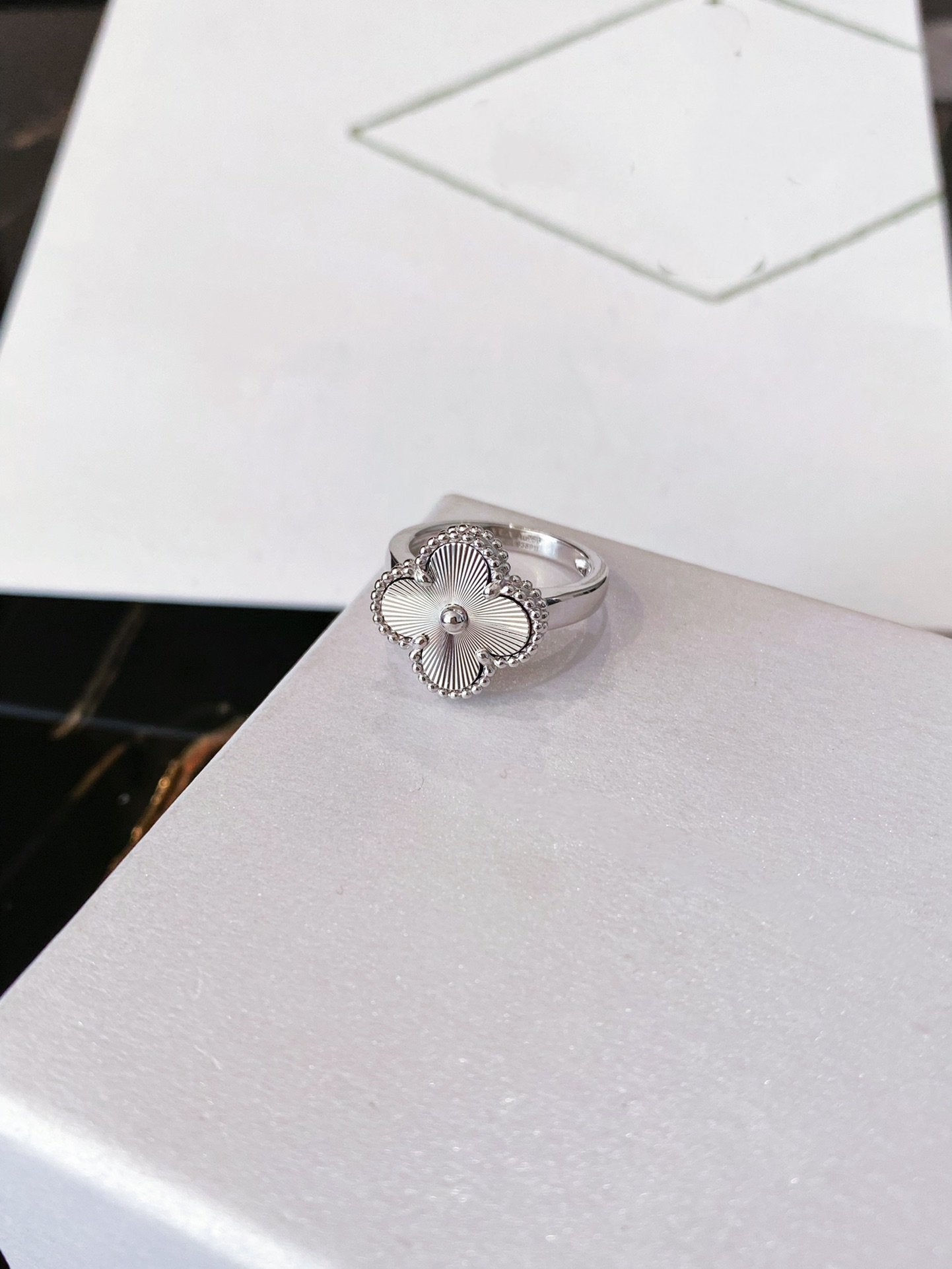 [Crown & Jewelry]CLOVER SILVER RING