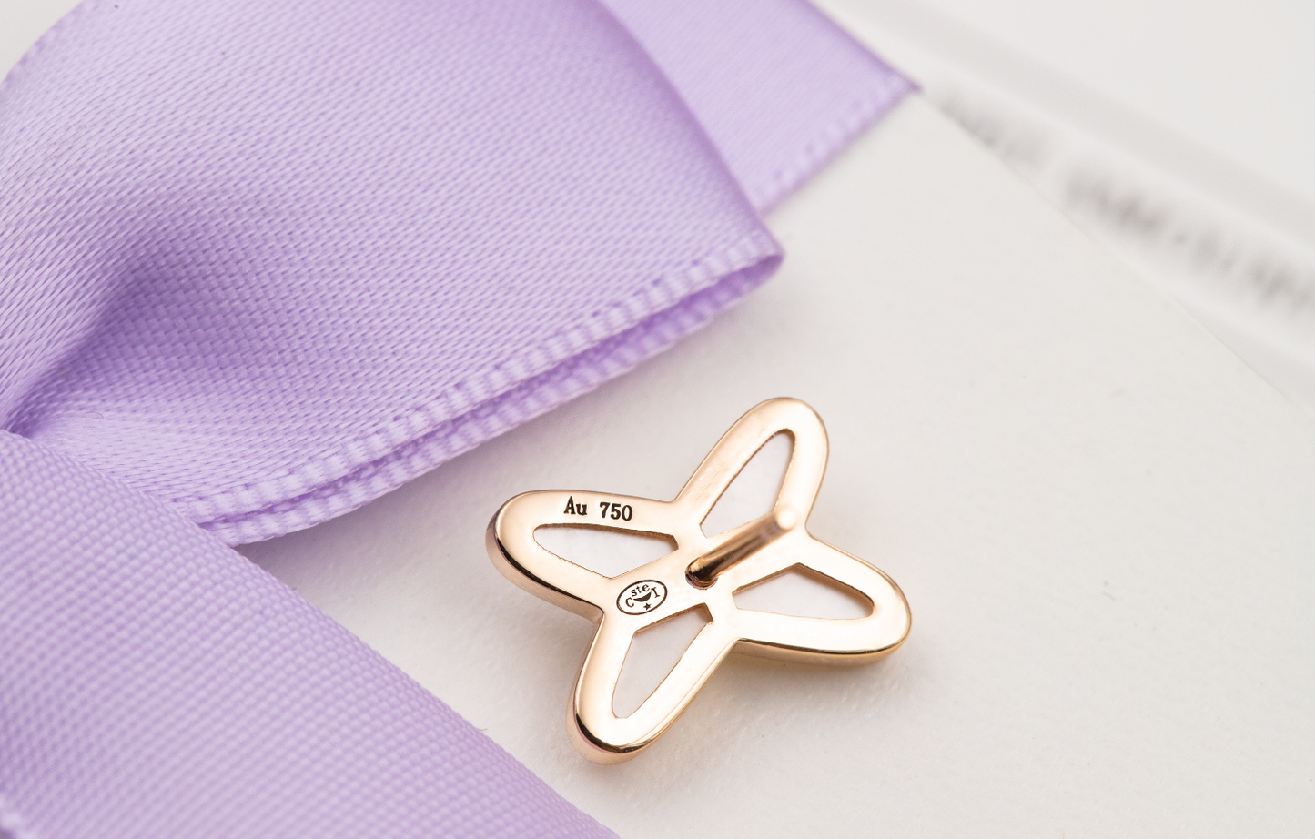 [Crown & Jewelry]JEUX DE WHITE MOP PINK GOLD DIAMOND EARRINGS