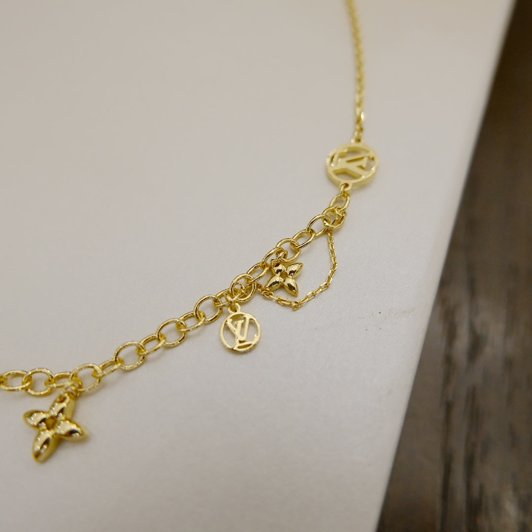 [Crown & Jewelry]BLOOMING SUPPLE NECKLACE BRASS