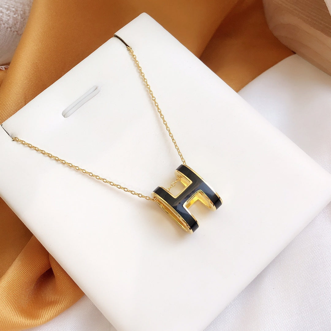 [Crown & Jewelry]HM CLIC BLACK ENAMEL GOLD NECKLACE