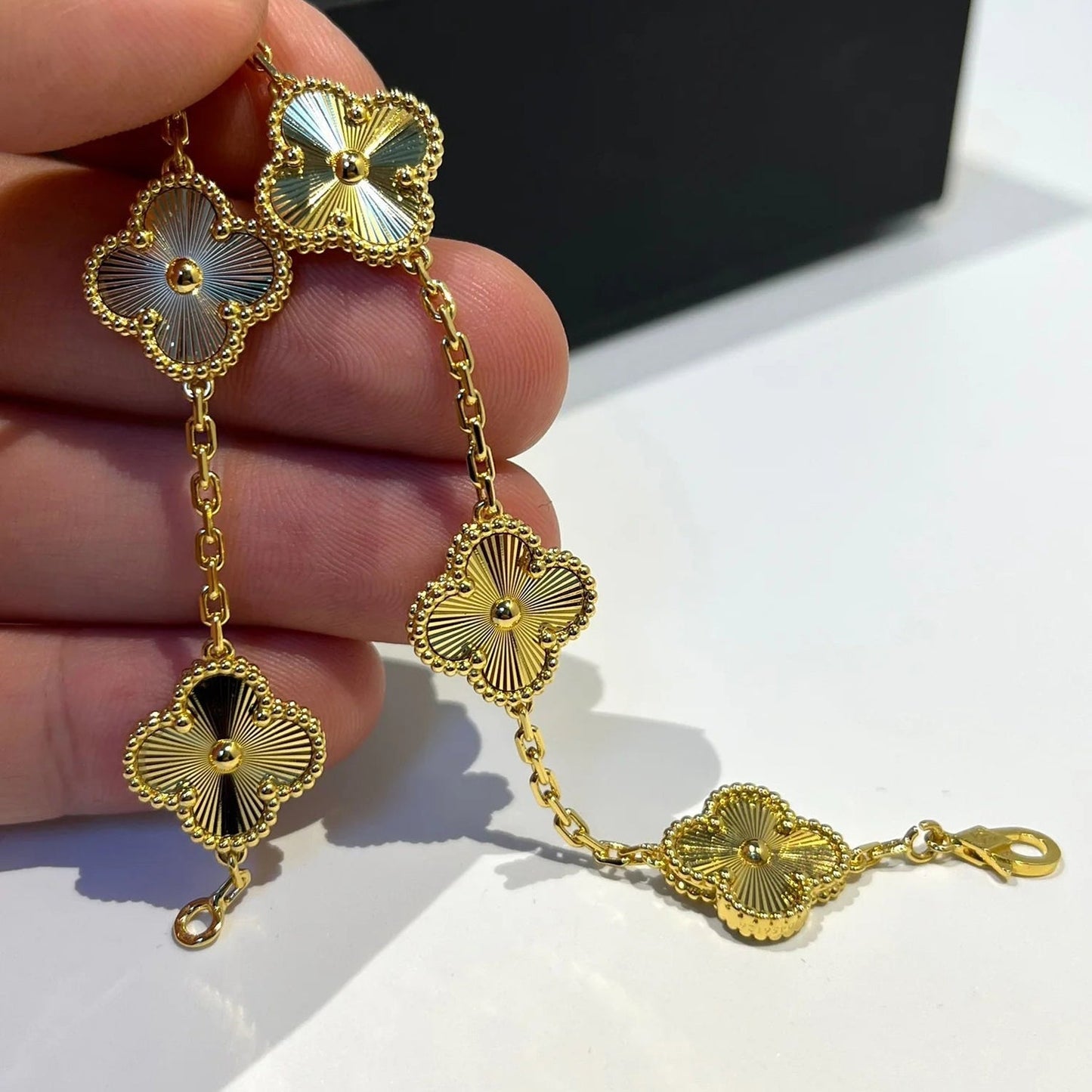 [Crown & Jewelry]CLOVER 5 FLOWERS LASER BRACELET