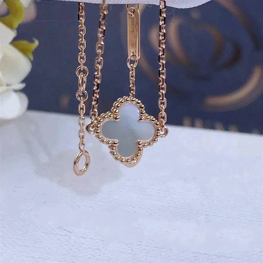 [Crown & Jewelry]CLOVER WHITE MOP SINGLE FLOWER BRACELET